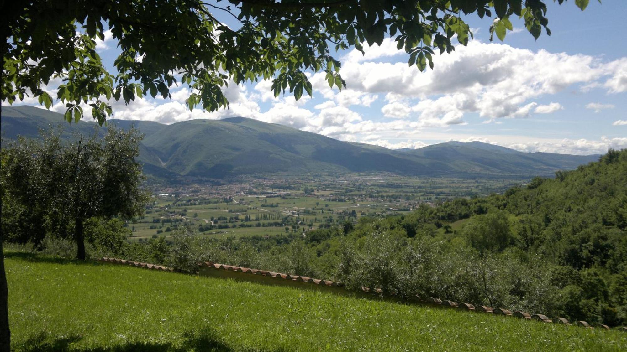 Casale Degli Ulivi Villa Gualdo Tadino Luaran gambar