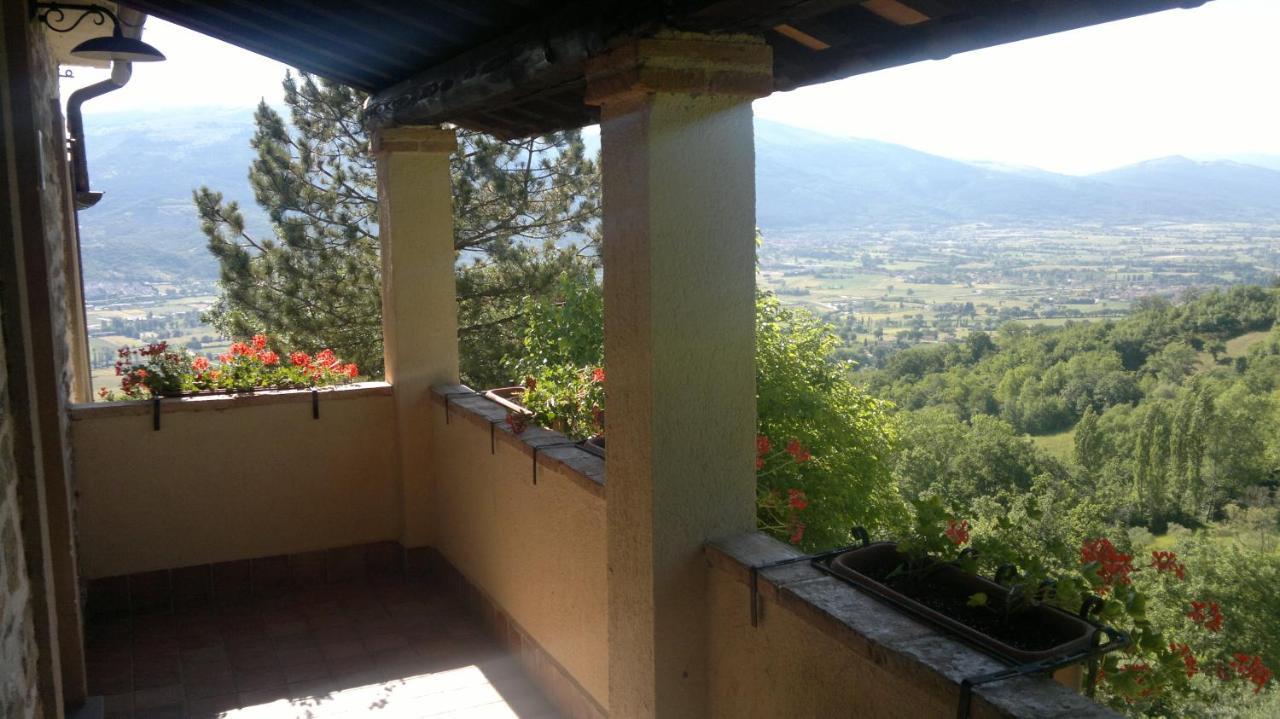 Casale Degli Ulivi Villa Gualdo Tadino Luaran gambar